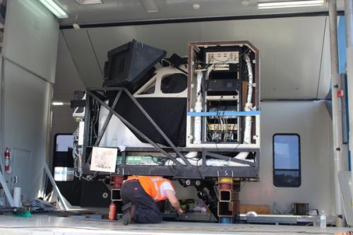 Preparing to unload King Air B200 simulator -1